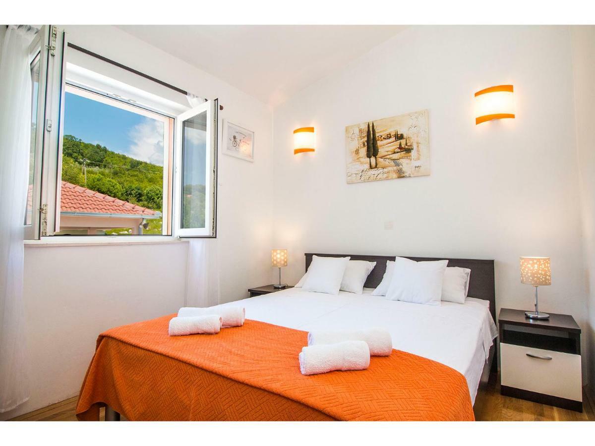 Villa Katja 오미스 외부 사진