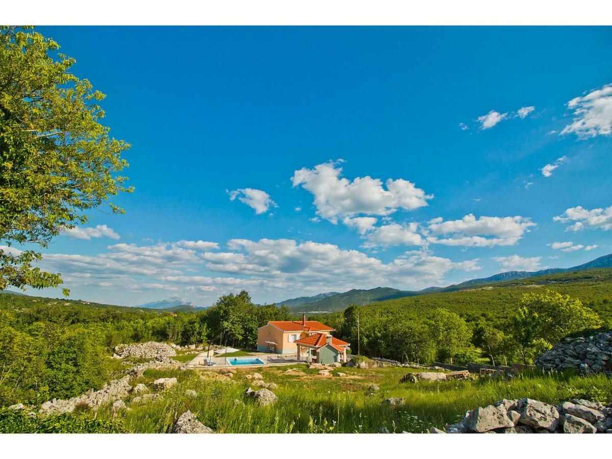 Villa Katja 오미스 외부 사진