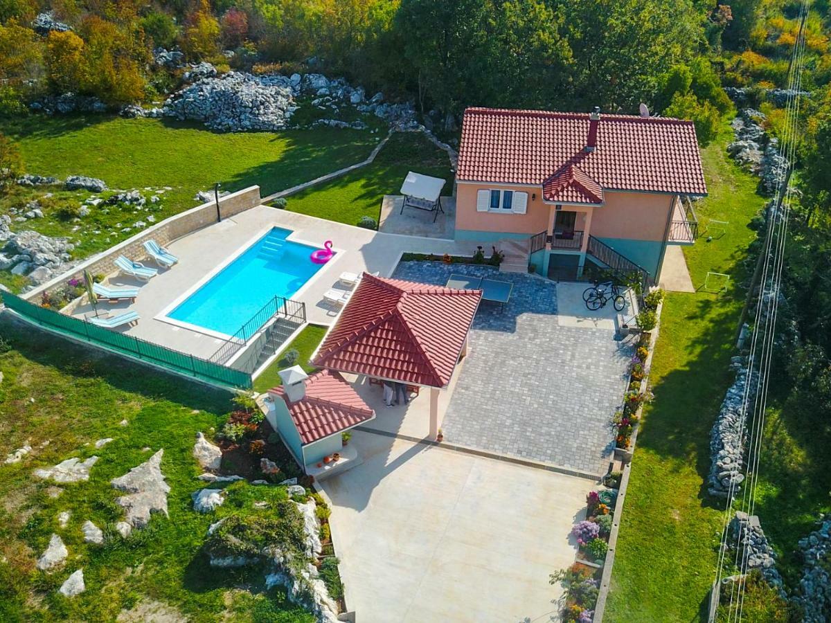 Villa Katja 오미스 외부 사진